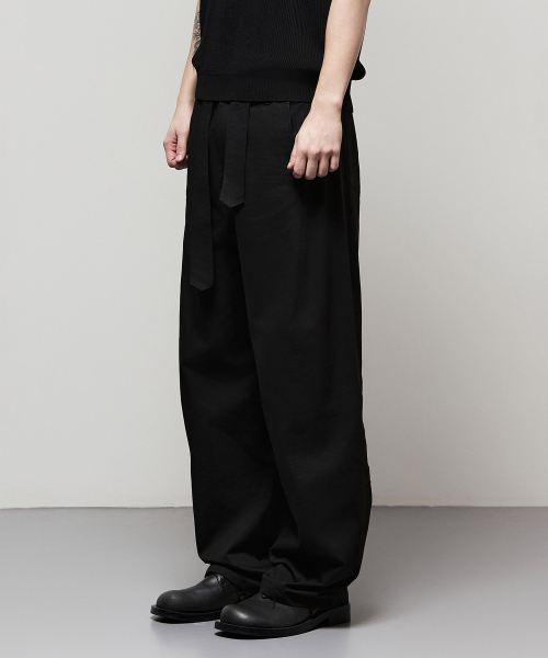 LF 일꼬르소 렉시오 벨티드 커브드 팬츠 IEPA5E009BK